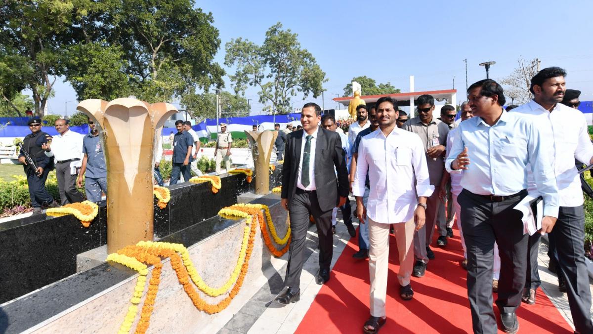 CM YS Jagan In YSR District Simhadripuram Photos - Sakshi23