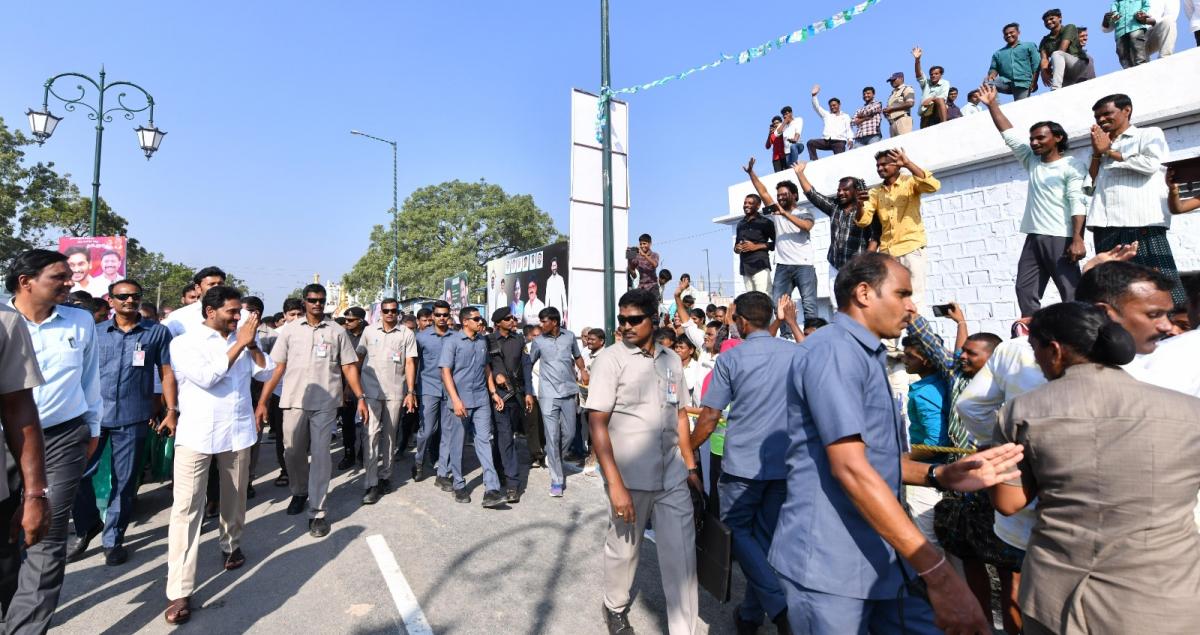 CM YS Jagan In YSR District Simhadripuram Photos - Sakshi30