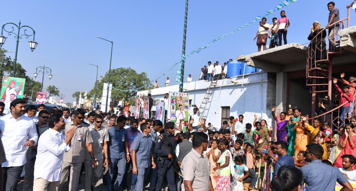 CM YS Jagan In YSR District Simhadripuram Photos - Sakshi32