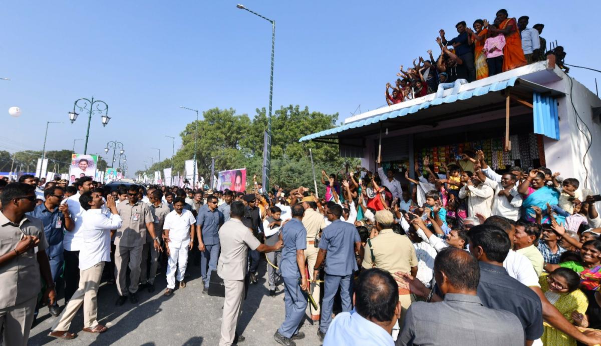 CM YS Jagan In YSR District Simhadripuram Photos - Sakshi37