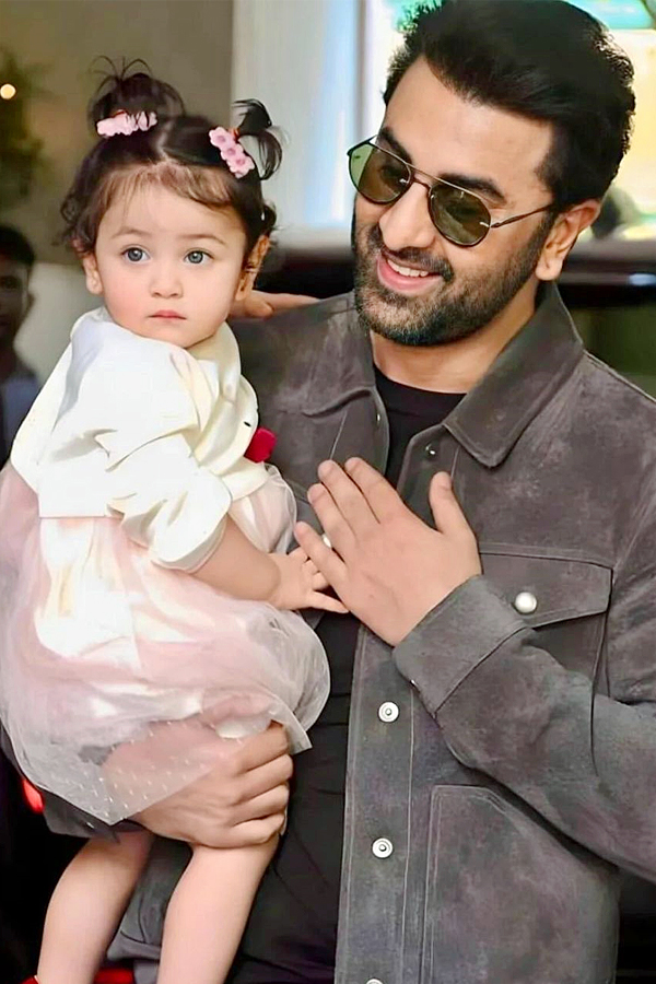 Alia Bhatt ANd Ranbir Kapoor present daughter Raha PHotos - Sakshi2