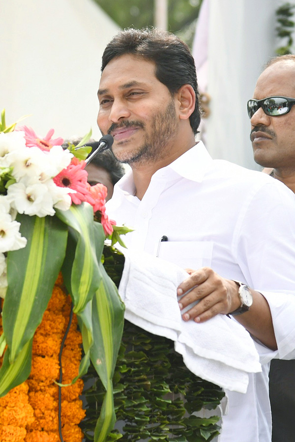 CM Jagan Launch Mega Sports Event Aadudam Andhra In Guntur PHotos - Sakshi56