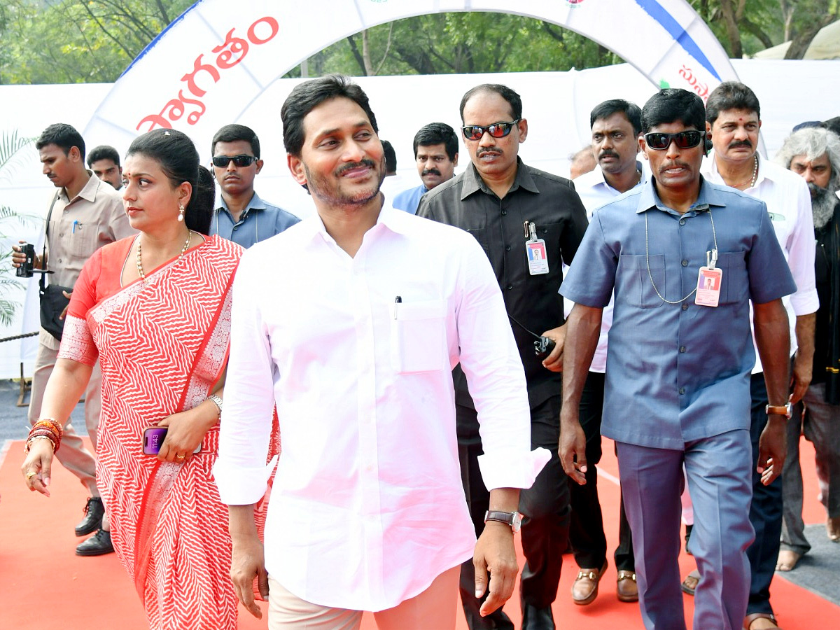 CM Jagan Launch Mega Sports Event Aadudam Andhra In Guntur PHotos - Sakshi22