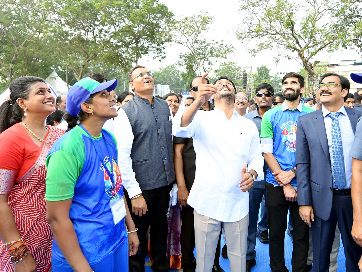 CM Jagan Launch Mega Sports Event Aadudam Andhra In Guntur PHotos - Sakshi23