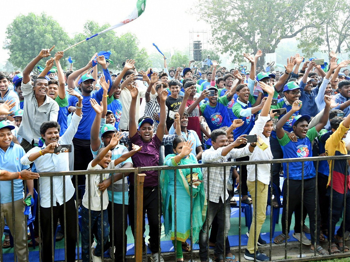 CM Jagan Launch Mega Sports Event Aadudam Andhra In Guntur PHotos - Sakshi48