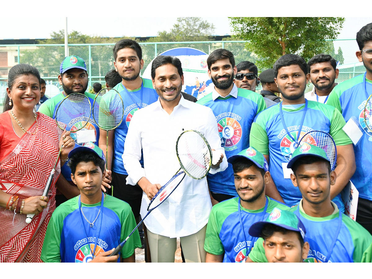 CM Jagan Launch Mega Sports Event Aadudam Andhra In Guntur PHotos - Sakshi31