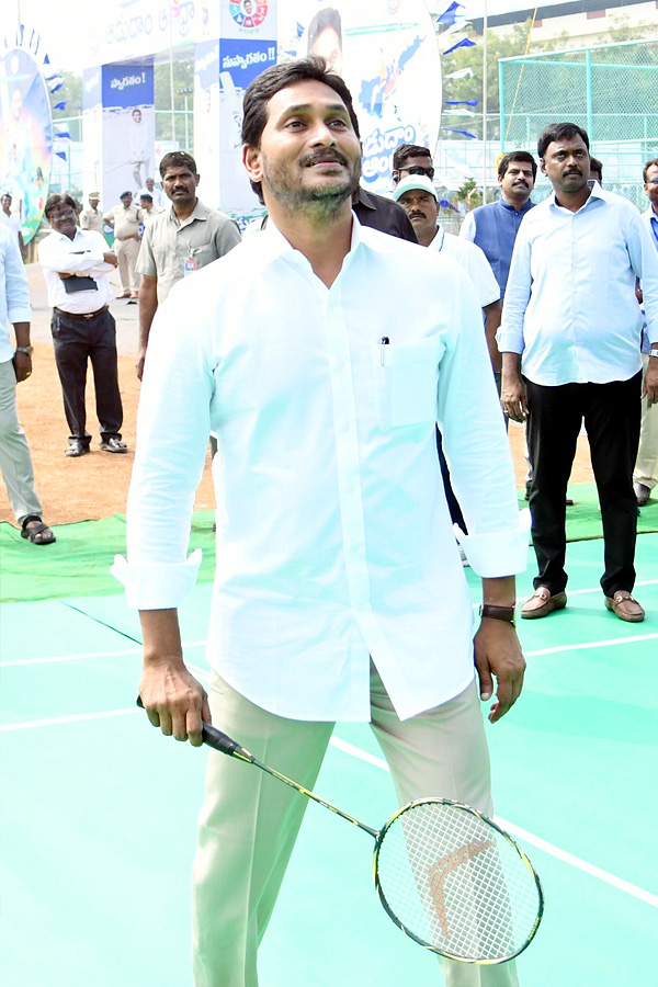 CM Jagan Launch Mega Sports Event Aadudam Andhra In Guntur PHotos - Sakshi34