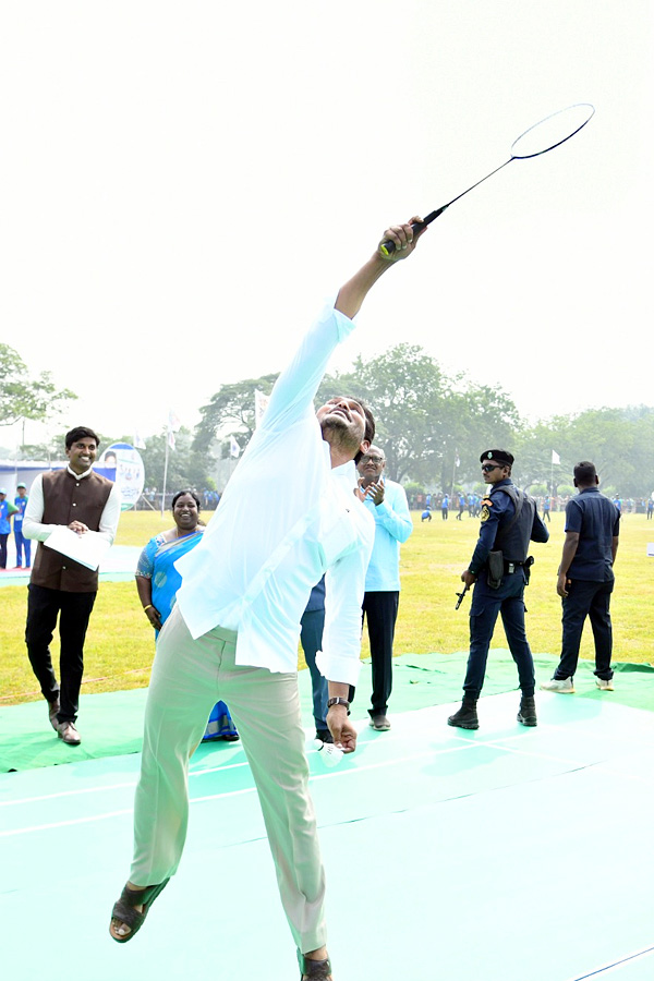 CM Jagan Launch Mega Sports Event Aadudam Andhra In Guntur PHotos - Sakshi40