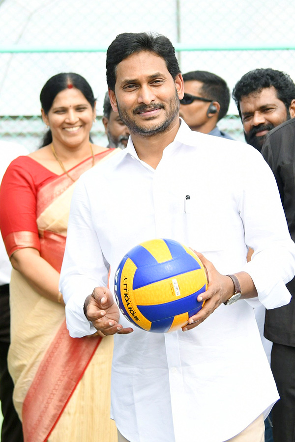 CM Jagan Launch Mega Sports Event Aadudam Andhra In Guntur PHotos - Sakshi42