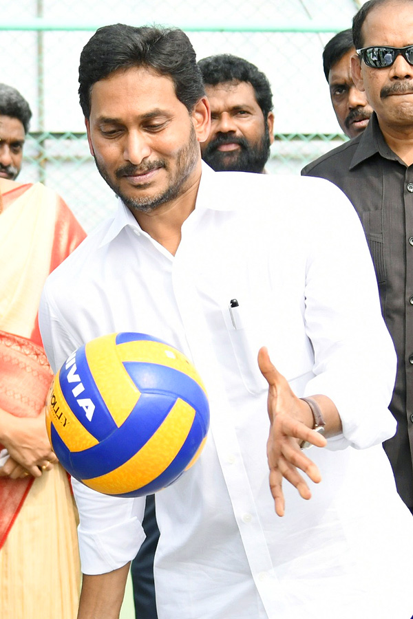 CM Jagan Launch Mega Sports Event Aadudam Andhra In Guntur PHotos - Sakshi43