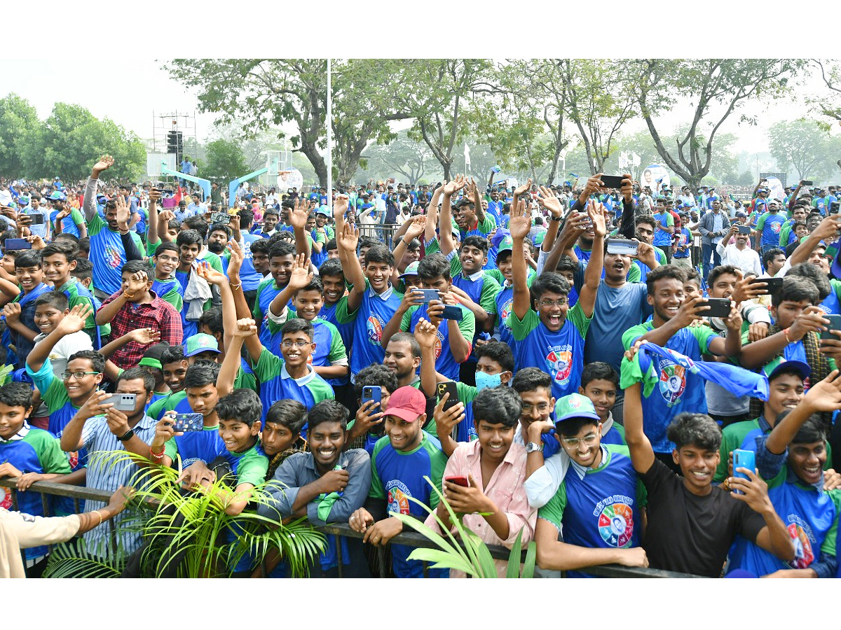 CM Jagan Launch Mega Sports Event Aadudam Andhra In Guntur PHotos - Sakshi52