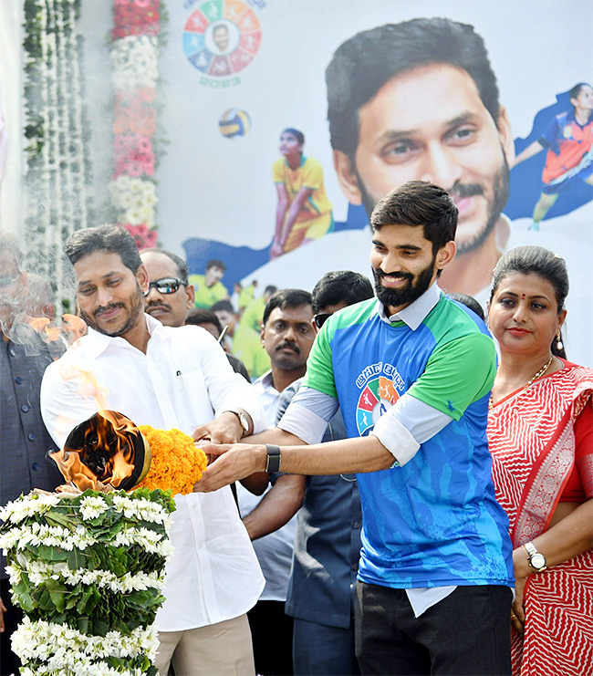 AP CM YS Jagan Participates in Aadudam Andhra Programme Photos - Sakshi7