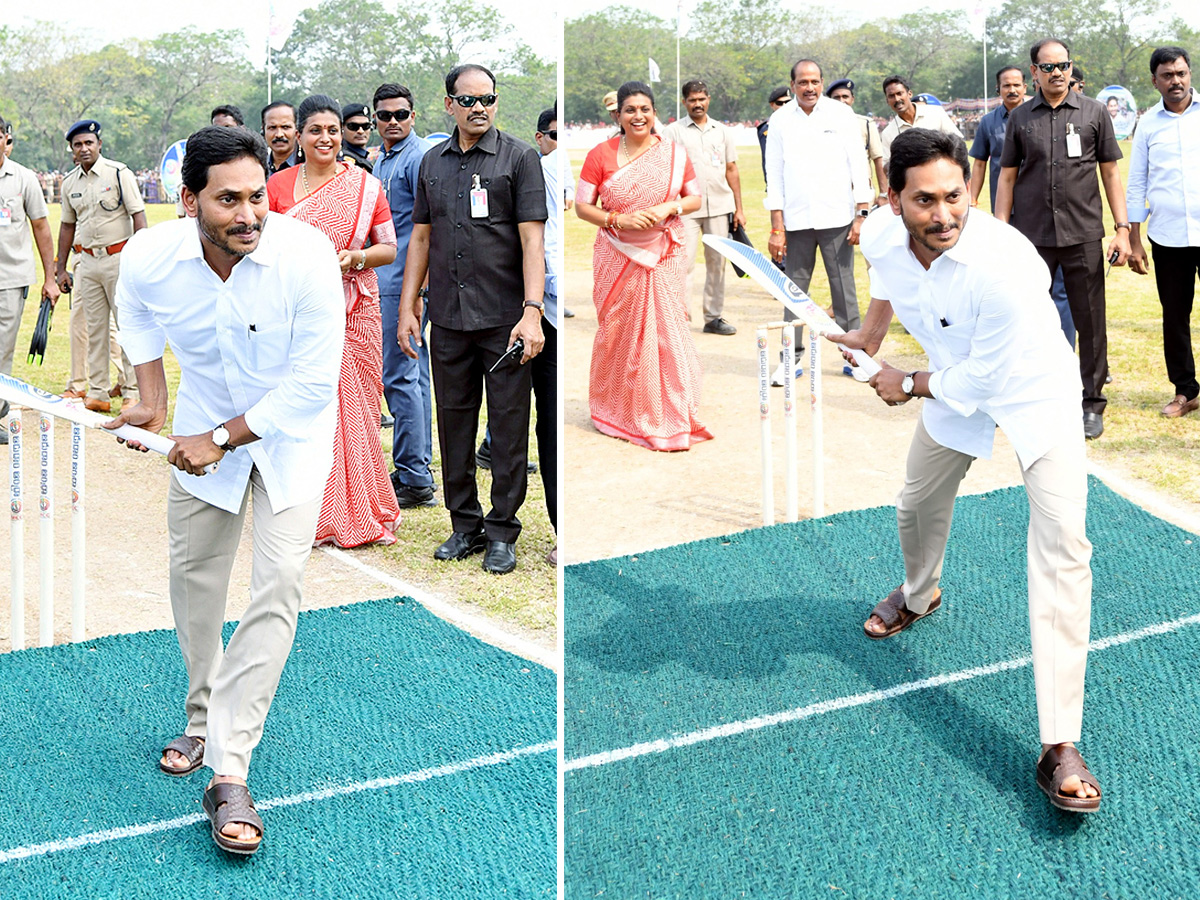 CM YS Jagan Played Cricket In Adudam Andhra Event - Sakshi1