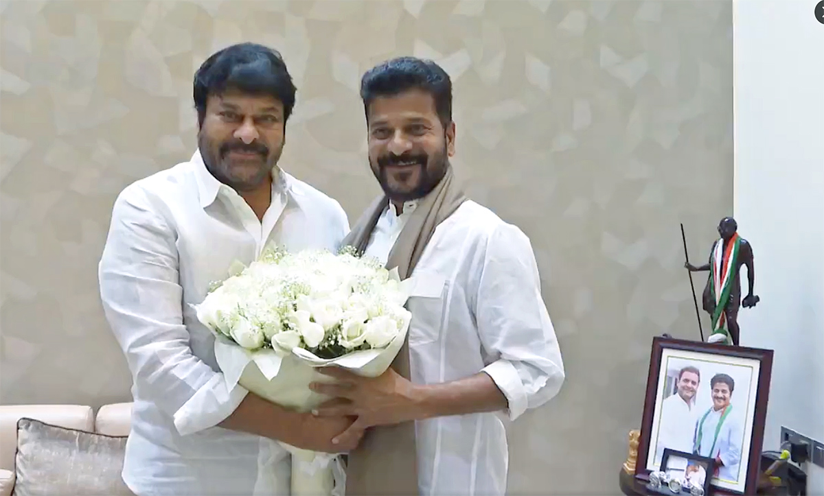 Megastar Chiranjeevi Meet Telangana CM Revanth Reddy Pics - Sakshi3