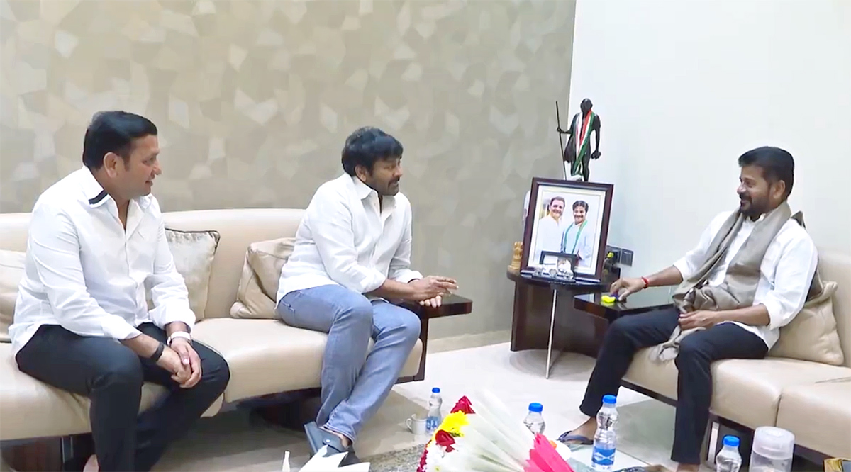 Megastar Chiranjeevi Meet Telangana CM Revanth Reddy Pics - Sakshi6