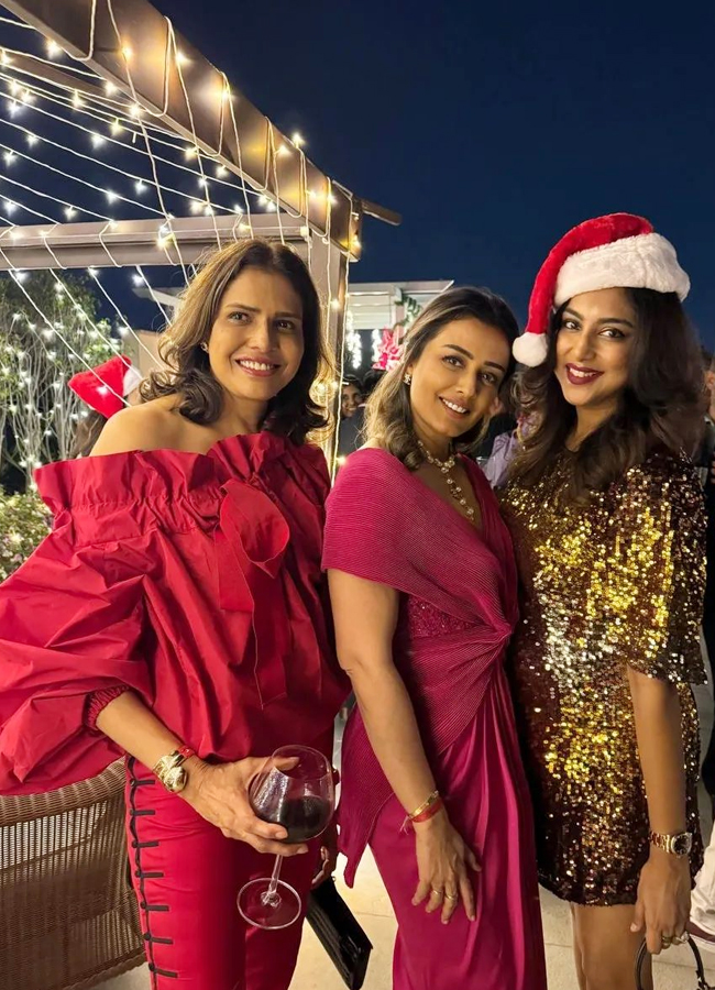 Celebrities Red Attire On Christmas Celebrations - Sakshi12