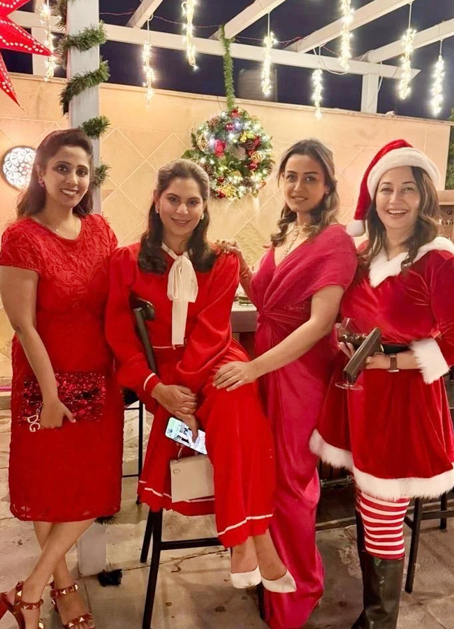 Celebrities Red Attire On Christmas Celebrations - Sakshi8