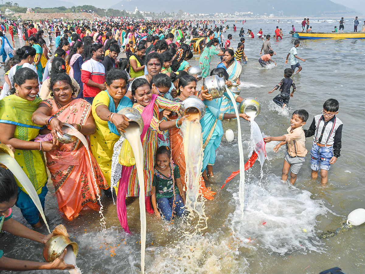 Women from fisher folk community worship sea goddess Gangamma  - Sakshi4