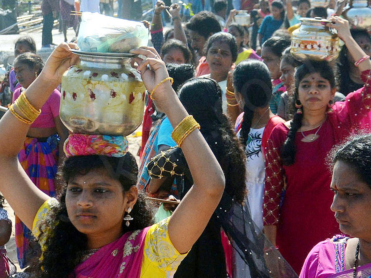 Women from fisher folk community worship sea goddess Gangamma  - Sakshi14