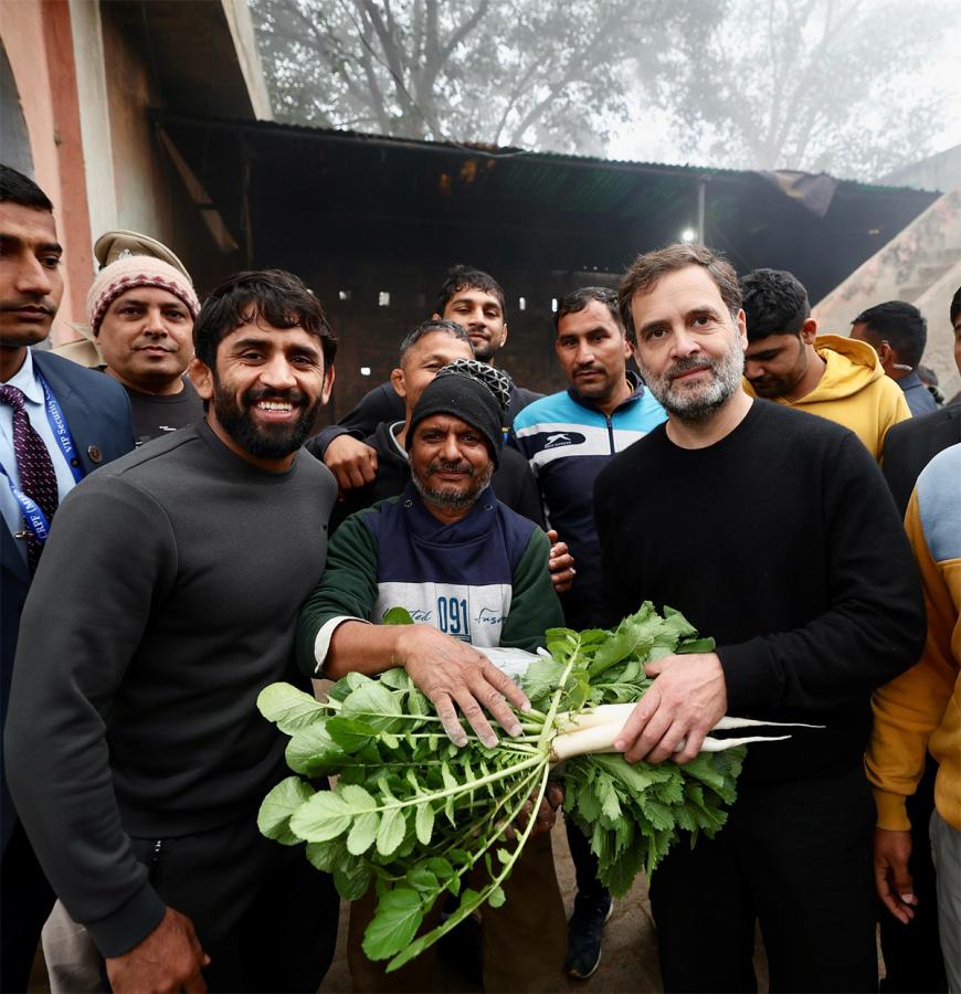 Rahul Gandhi Joined Exercise With Bajrang Punia - Sakshi14