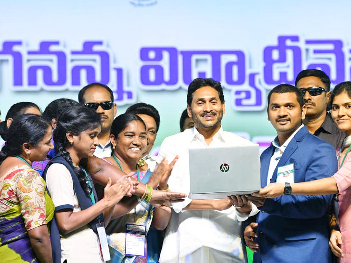 AP CM YS Jagan Public Meeting at Bhimavaram Photos - Sakshi3