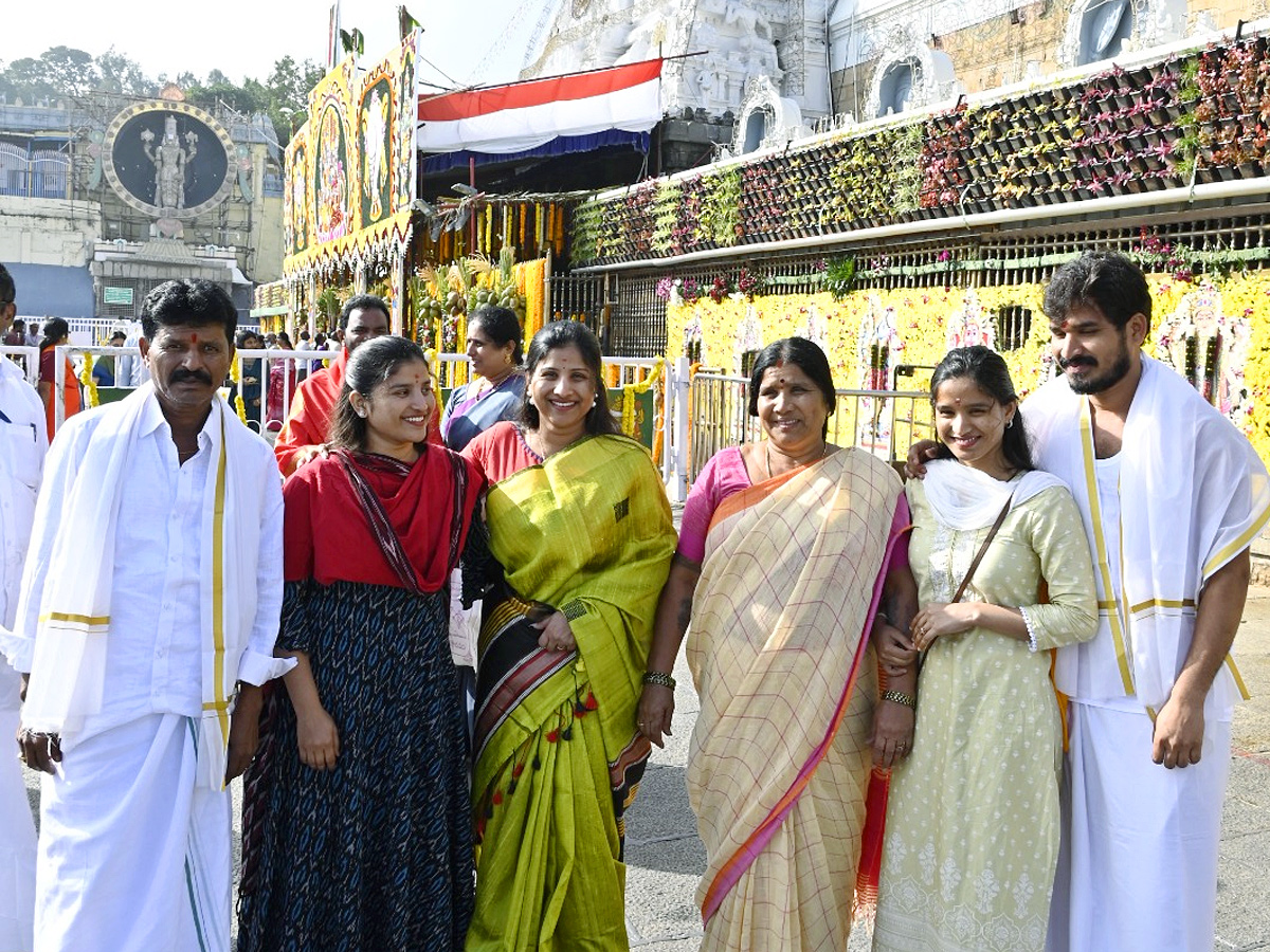 Singer Mangli Visits Tirumala Temple photos - Sakshi1