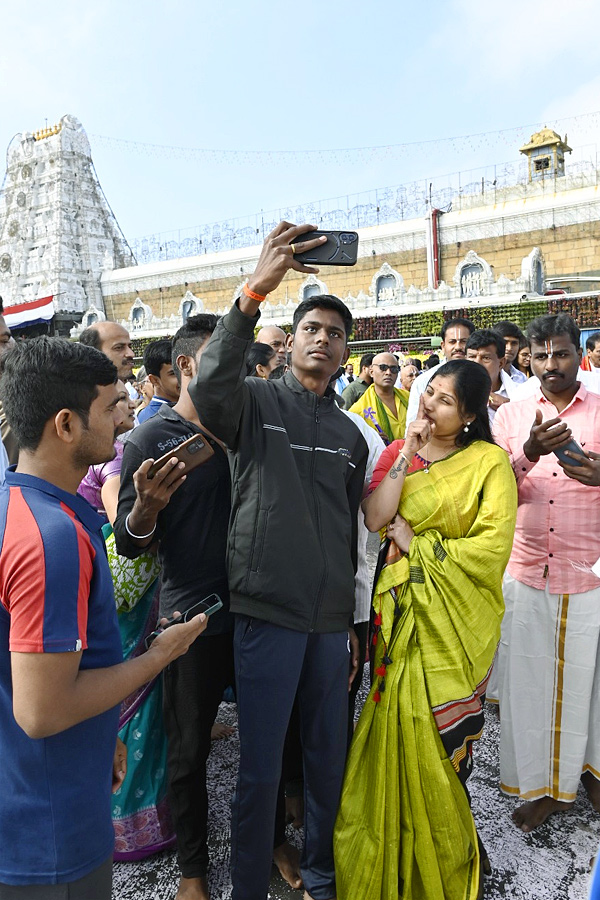 Singer Mangli Visits Tirumala Temple photos - Sakshi8