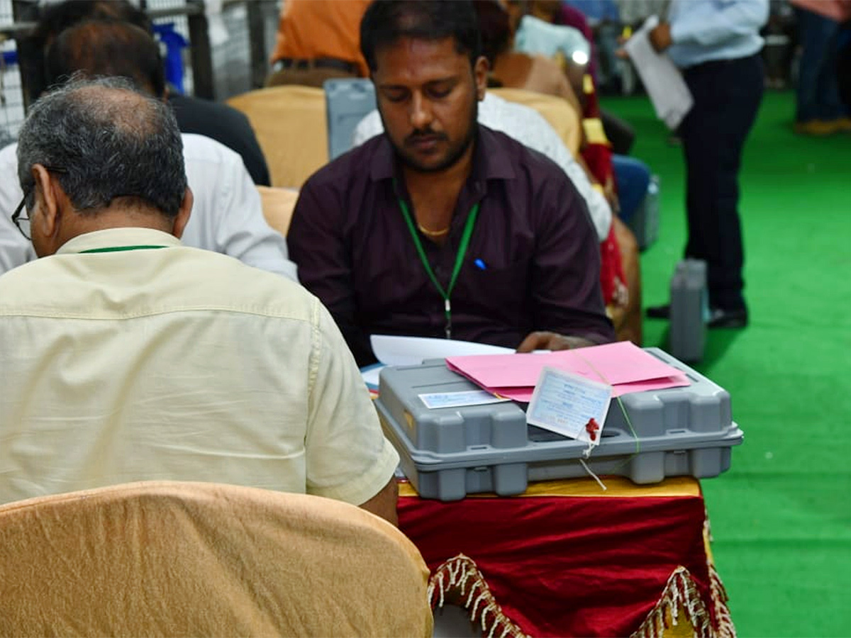 Telangana Assembly Election Counting Photos - Sakshi19