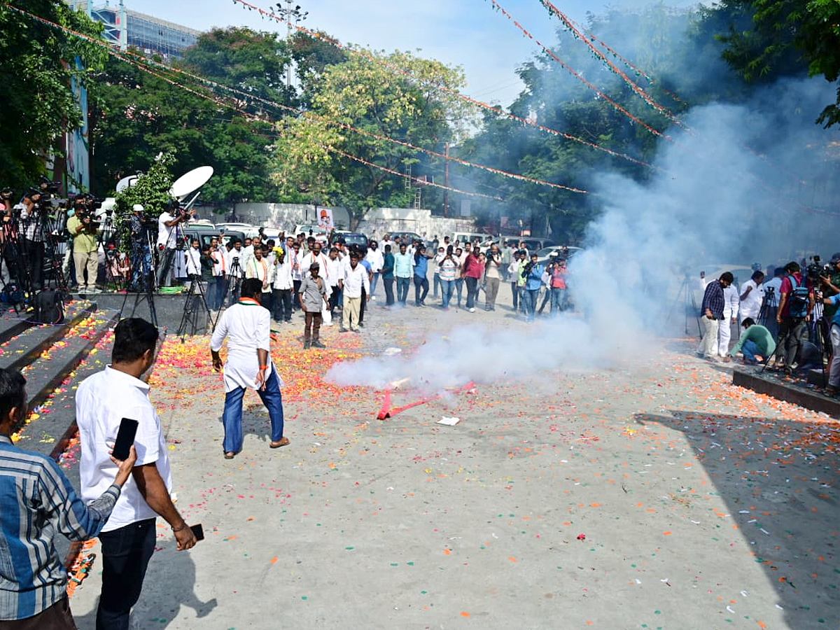 Congress workers celebrate in Telangana as the party inches to victory in Assembly Election Photos - Sakshi13