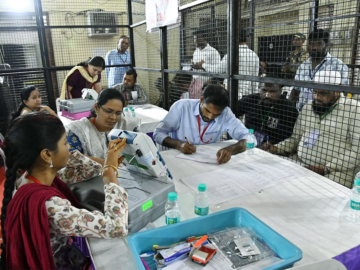 Telangana Assembly Election Counting Photos - Sakshi25