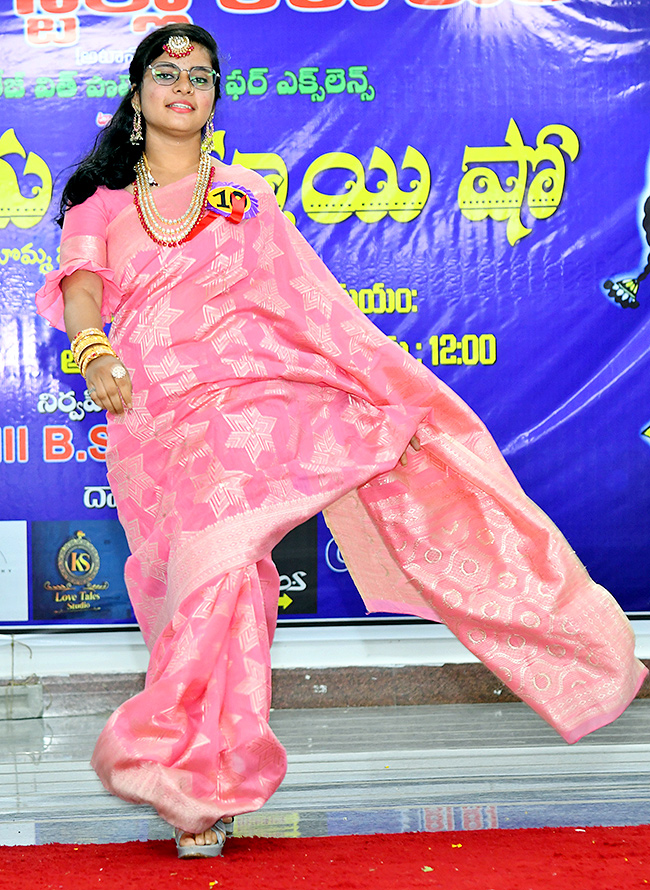 Telugu ammayi fashion show maris stella college vijayawada Pics - Sakshi8