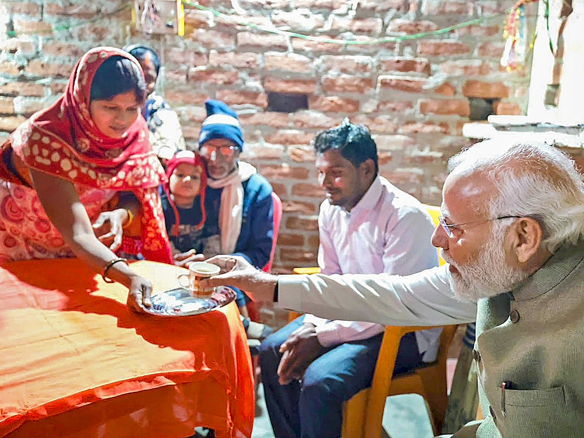 Prime Minister Narendra Modi lays foundation And inuagurates various projects in Ayodhya Photos - Sakshi13