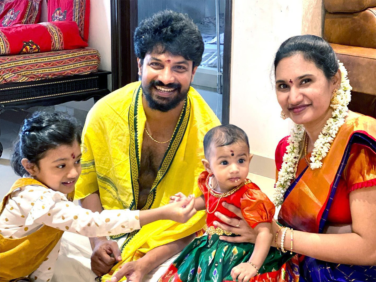 tollywood singer Dhanunjay Family photos - Sakshi1