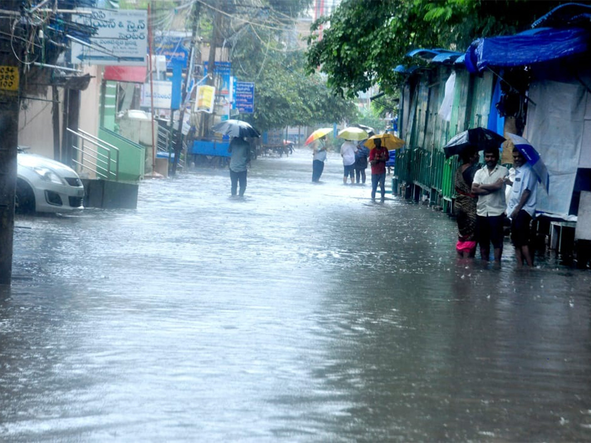 Heavy Rain In Nellore Effecct Of Michaung Cyclone - Sakshi3