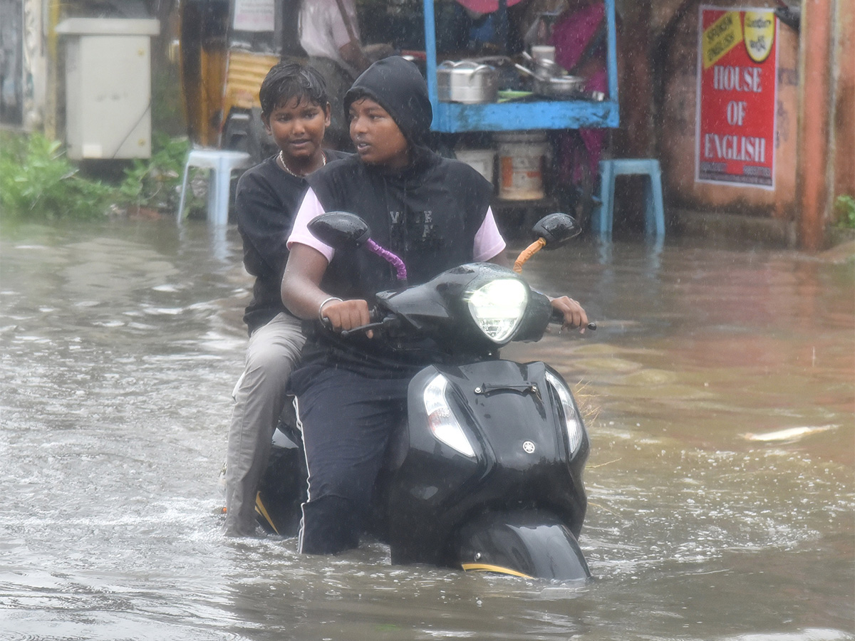 Heavy Rain In Nellore Effecct Of Michaung Cyclone - Sakshi27