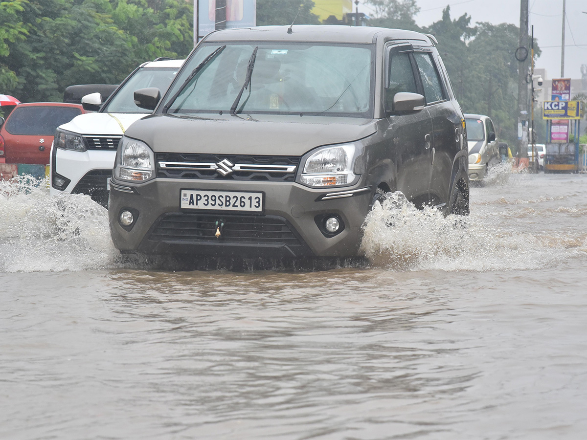 Heavy Rain In Nellore Effecct Of Michaung Cyclone - Sakshi31