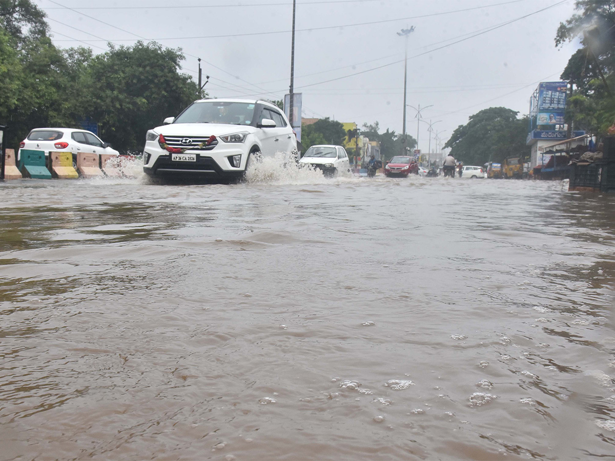 Heavy Rain In Nellore Effecct Of Michaung Cyclone - Sakshi34