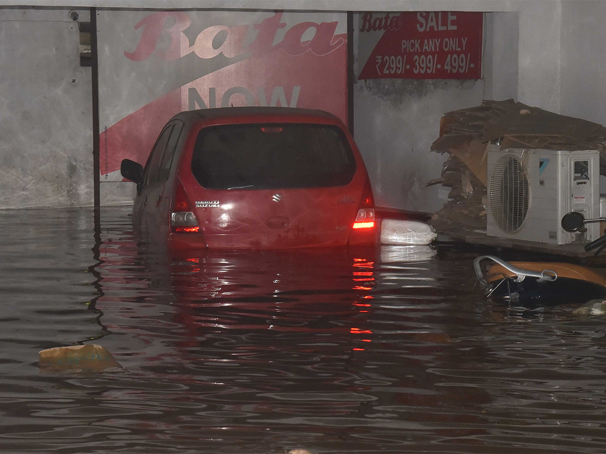 Heavy Rain In Nellore Effecct Of Michaung Cyclone - Sakshi36