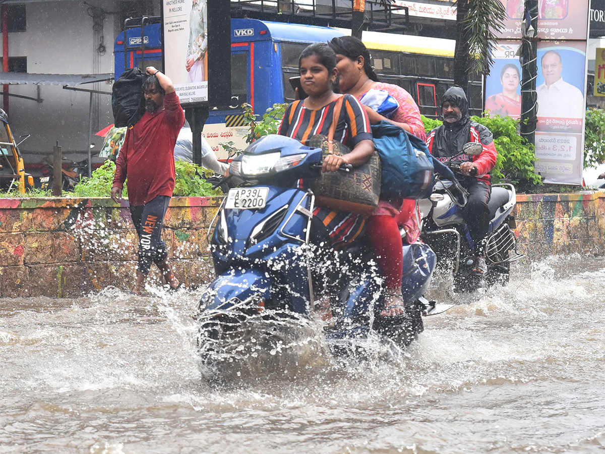 Heavy Rain In Nellore Effecct Of Michaung Cyclone - Sakshi38