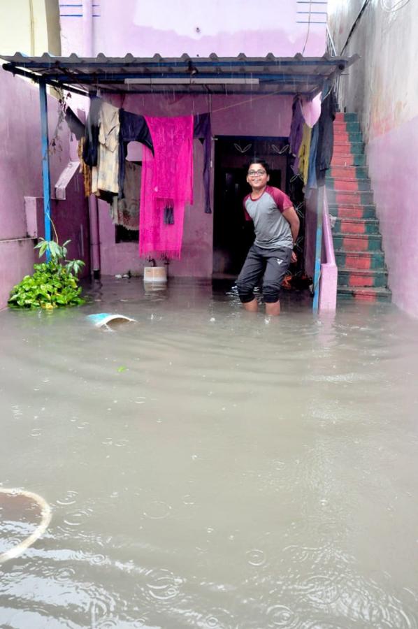 Heavy Rain In Nellore Effecct Of Michaung Cyclone - Sakshi5