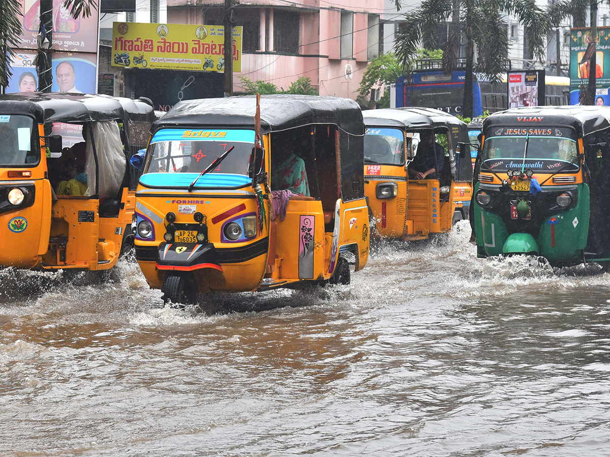 Heavy Rain In Nellore Effecct Of Michaung Cyclone - Sakshi39