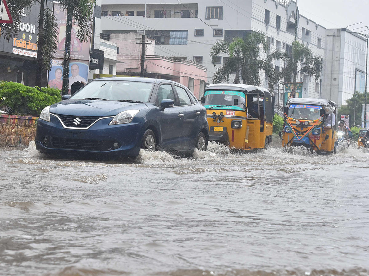 Heavy Rain In Nellore Effecct Of Michaung Cyclone - Sakshi40