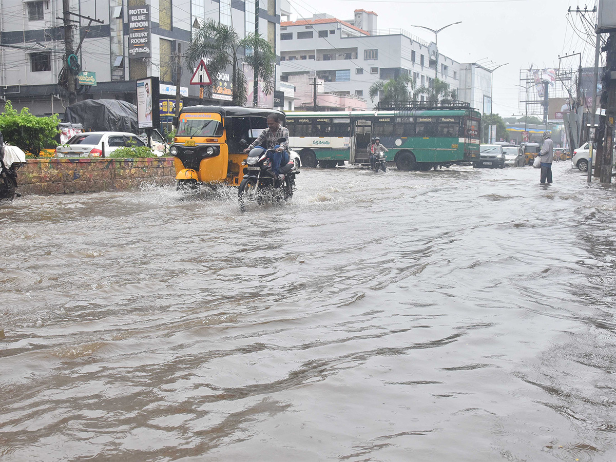 Heavy Rain In Nellore Effecct Of Michaung Cyclone - Sakshi44