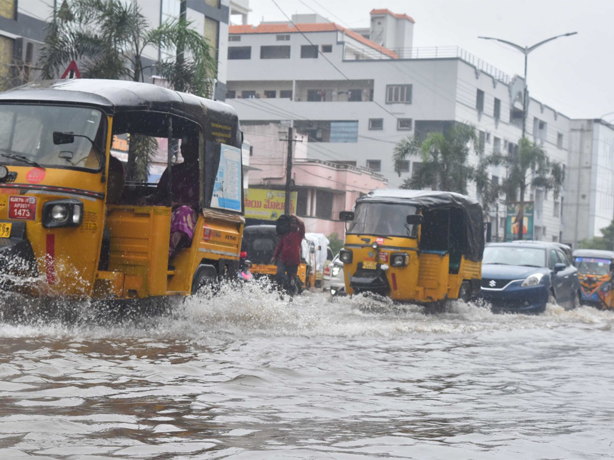 Heavy Rain In Nellore Effecct Of Michaung Cyclone - Sakshi45