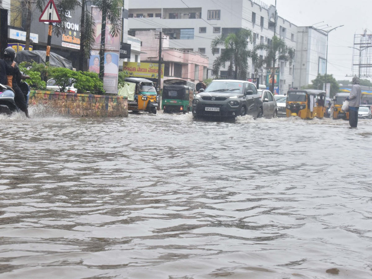 Heavy Rain In Nellore Effecct Of Michaung Cyclone - Sakshi10