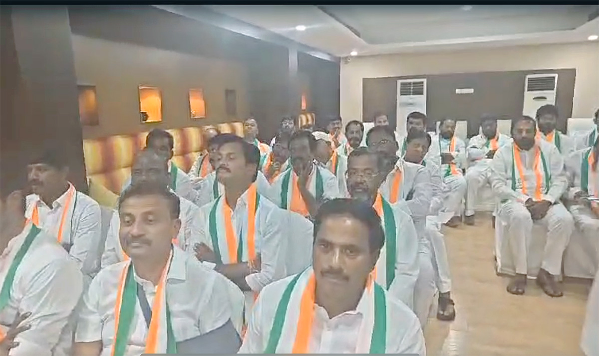 Congress Leaders Attended CLP Meeting At Hotel Ella - Sakshi10