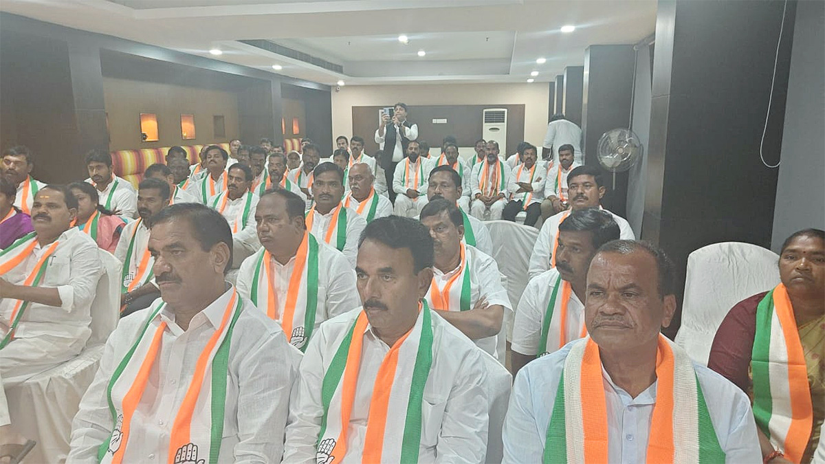 Congress Leaders Attended CLP Meeting At Hotel Ella - Sakshi2