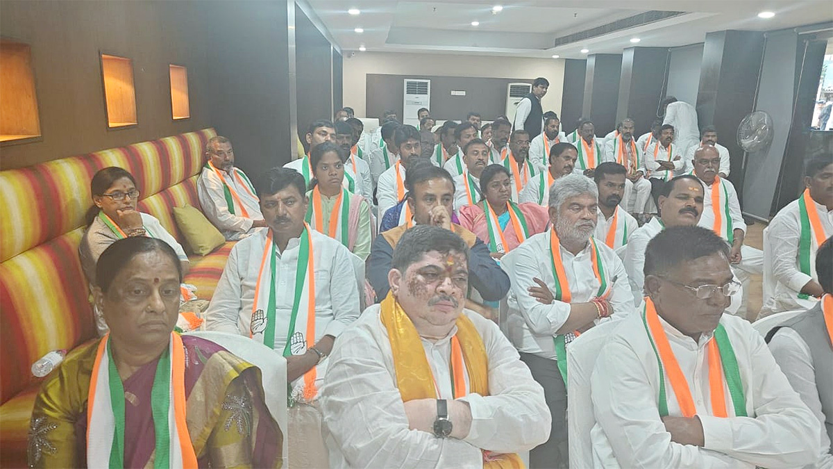 Congress Leaders Attended CLP Meeting At Hotel Ella - Sakshi3