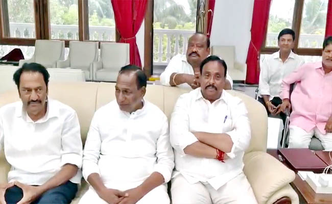 KCR Meeting With BRS MLAs In His Farm House Photos - Sakshi2