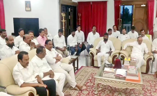 KCR Meeting With BRS MLAs In His Farm House Photos - Sakshi18